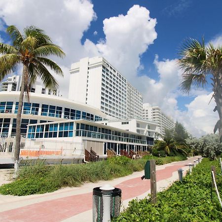 Castle Pavillon 8 Beachfront - Private Beach Access Loft With 2-Story, Pool, Tennis, Free Parking Access Miami Beach Zewnętrze zdjęcie