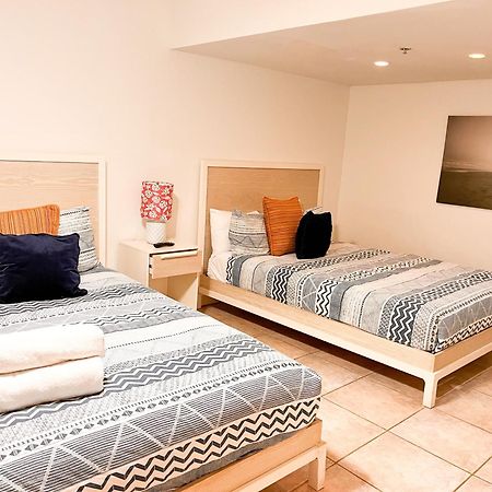 Castle Pavillon 8 Beachfront - Private Beach Access Loft With 2-Story, Pool, Tennis, Free Parking Access Miami Beach Zewnętrze zdjęcie