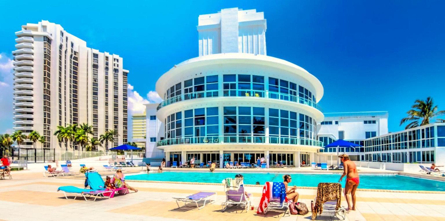 Castle Pavillon 8 Beachfront - Private Beach Access Loft With 2-Story, Pool, Tennis, Free Parking Access Miami Beach Zewnętrze zdjęcie