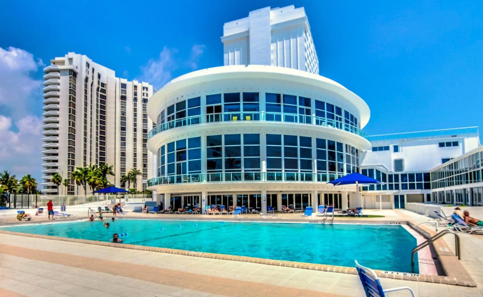 Castle Pavillon 8 Beachfront - Private Beach Access Loft With 2-Story, Pool, Tennis, Free Parking Access Miami Beach Zewnętrze zdjęcie