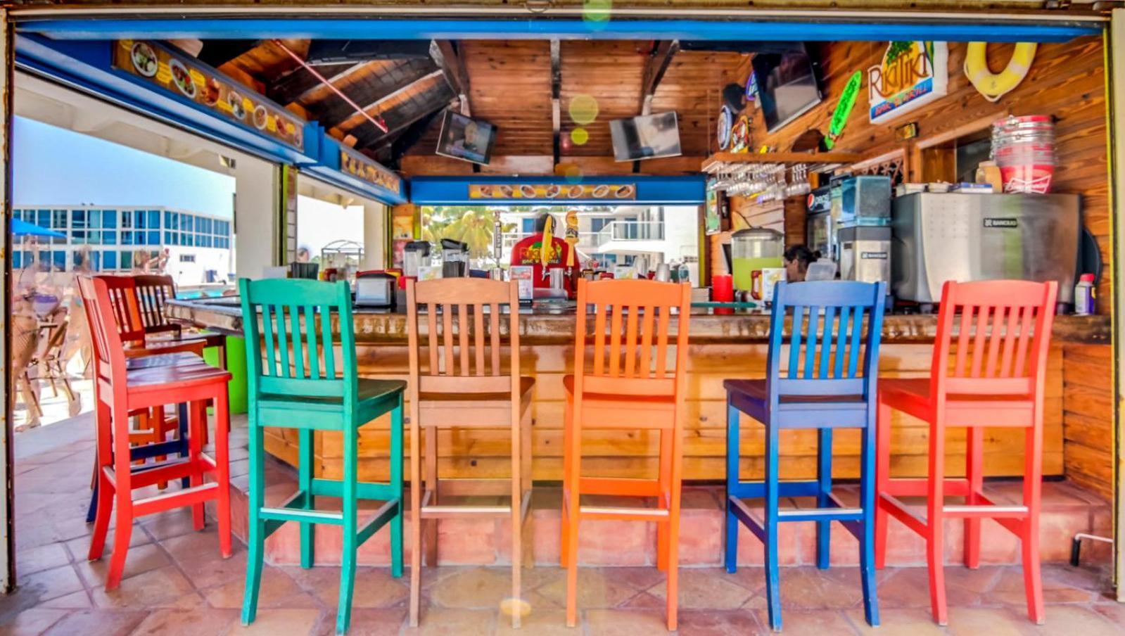 Castle Pavillon 8 Beachfront - Private Beach Access Loft With 2-Story, Pool, Tennis, Free Parking Access Miami Beach Zewnętrze zdjęcie
