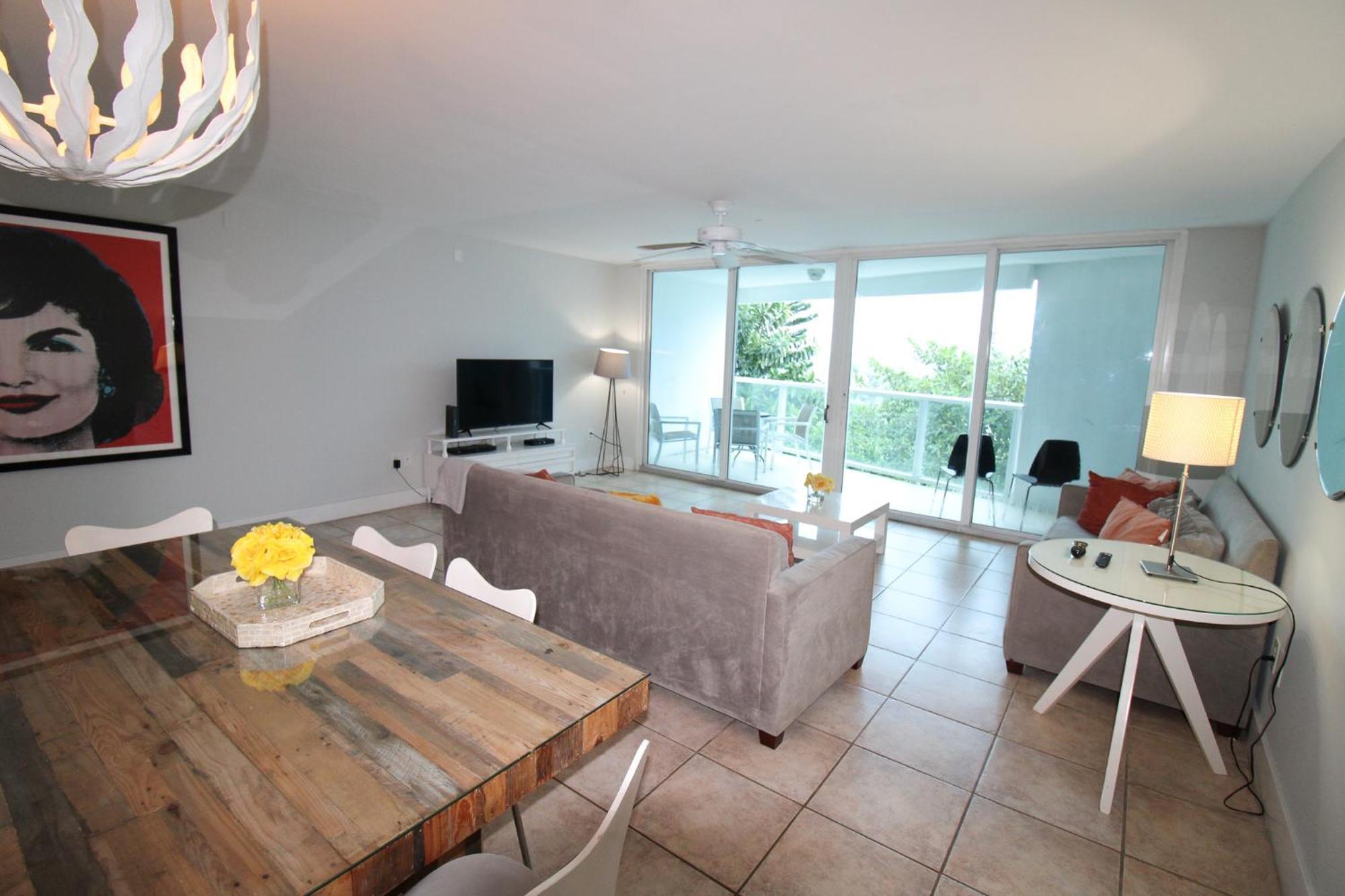 Castle Pavillon 8 Beachfront - Private Beach Access Loft With 2-Story, Pool, Tennis, Free Parking Access Miami Beach Zewnętrze zdjęcie