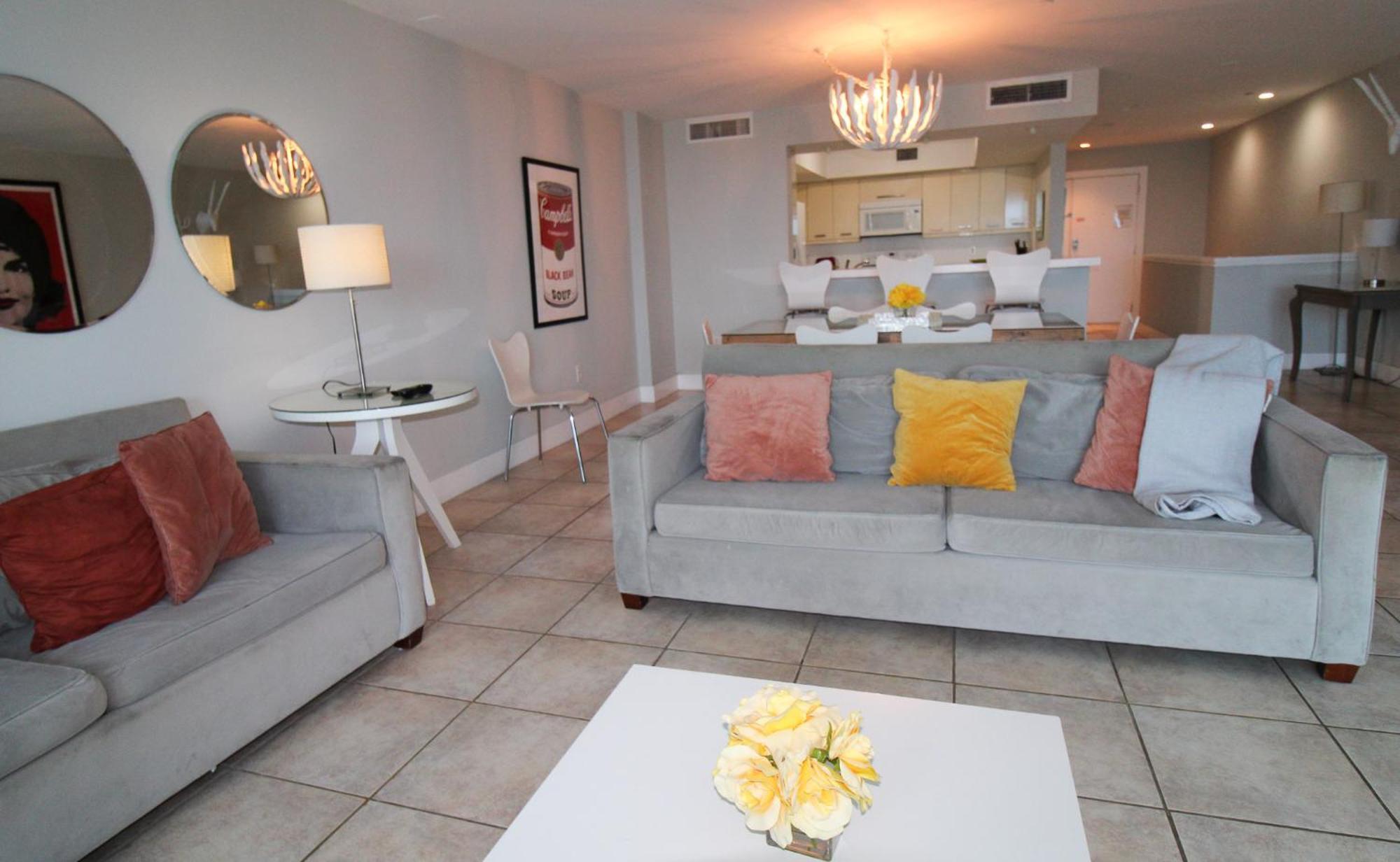 Castle Pavillon 8 Beachfront - Private Beach Access Loft With 2-Story, Pool, Tennis, Free Parking Access Miami Beach Zewnętrze zdjęcie