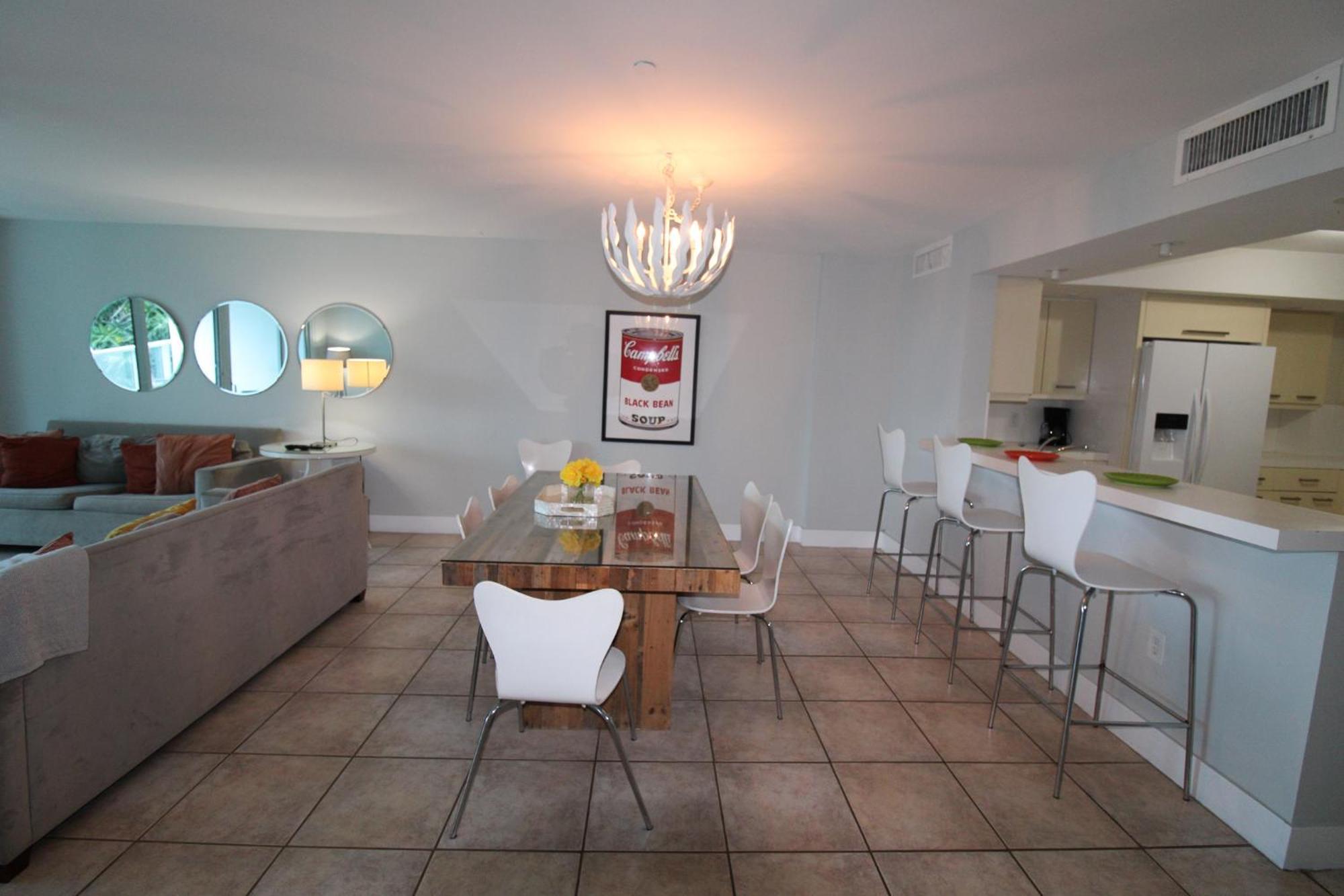 Castle Pavillon 8 Beachfront - Private Beach Access Loft With 2-Story, Pool, Tennis, Free Parking Access Miami Beach Zewnętrze zdjęcie