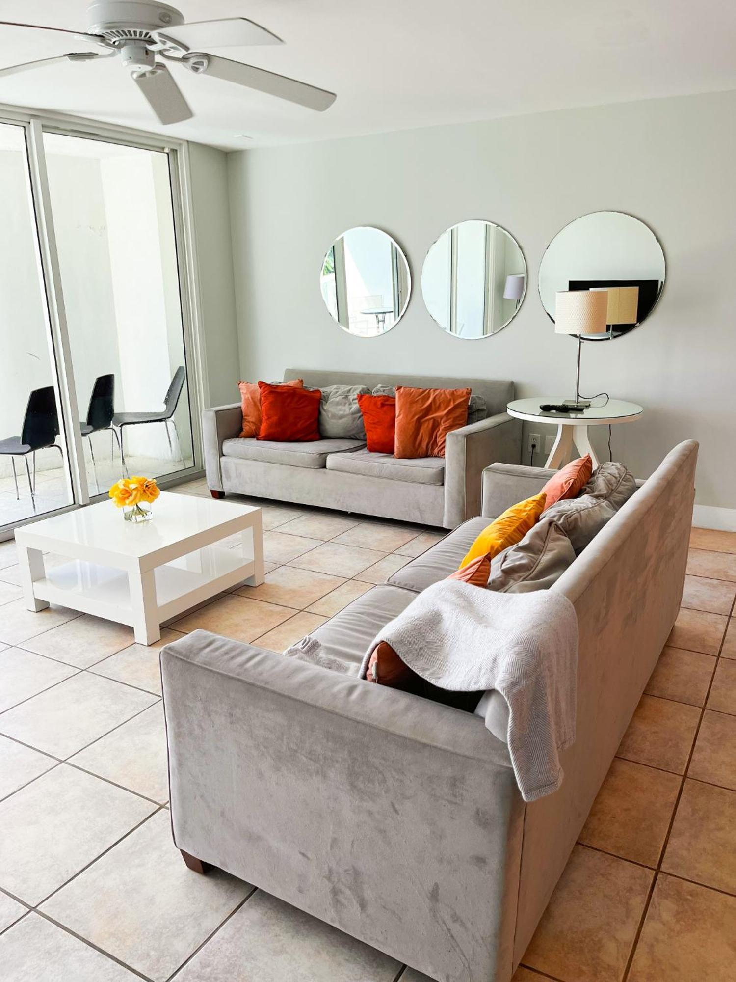 Castle Pavillon 8 Beachfront - Private Beach Access Loft With 2-Story, Pool, Tennis, Free Parking Access Miami Beach Zewnętrze zdjęcie