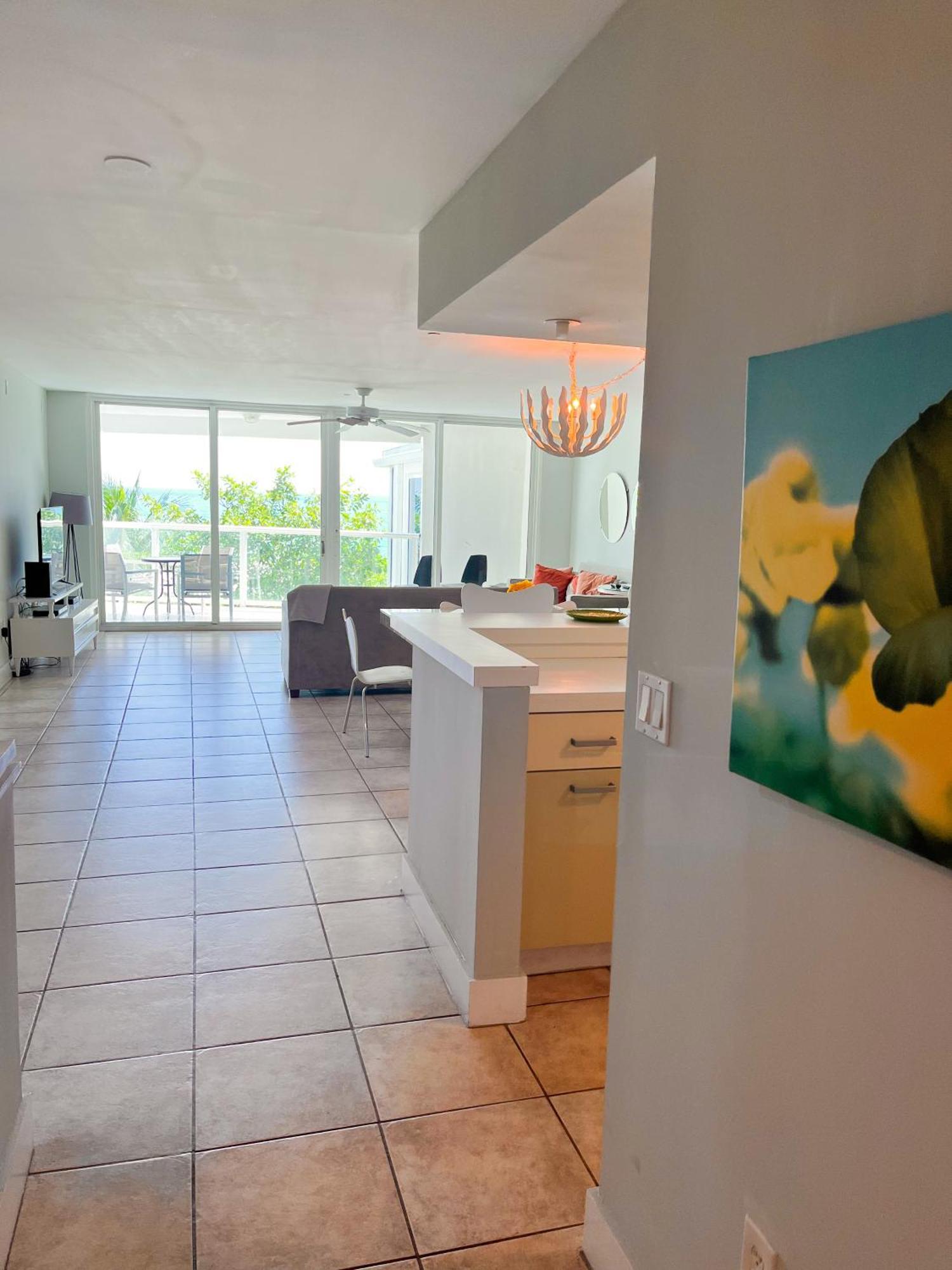 Castle Pavillon 8 Beachfront - Private Beach Access Loft With 2-Story, Pool, Tennis, Free Parking Access Miami Beach Zewnętrze zdjęcie
