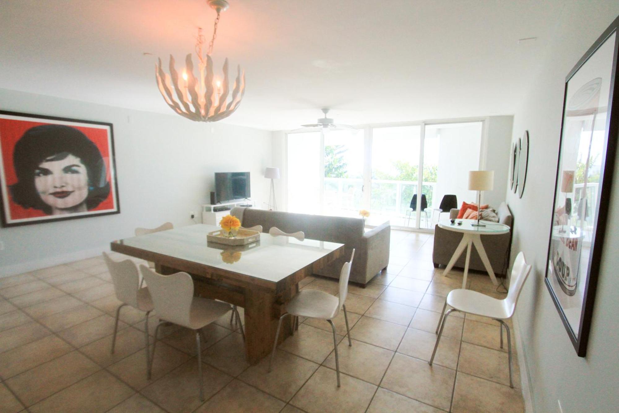 Castle Pavillon 8 Beachfront - Private Beach Access Loft With 2-Story, Pool, Tennis, Free Parking Access Miami Beach Zewnętrze zdjęcie